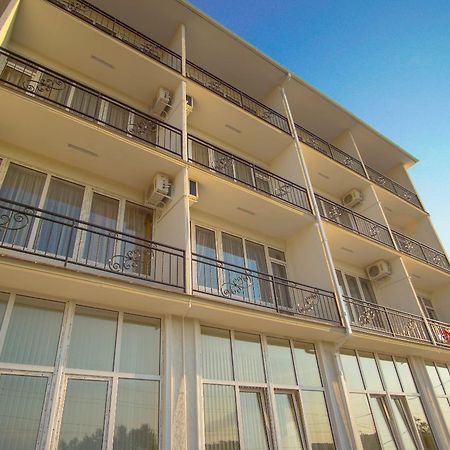 Sariya Hotel Kheivani Екстериор снимка