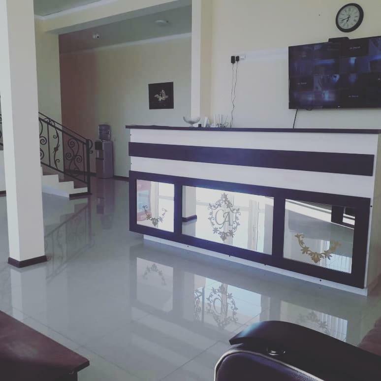 Sariya Hotel Kheivani Екстериор снимка