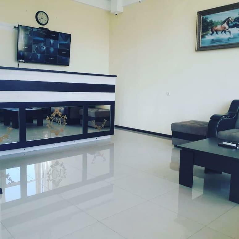 Sariya Hotel Kheivani Екстериор снимка